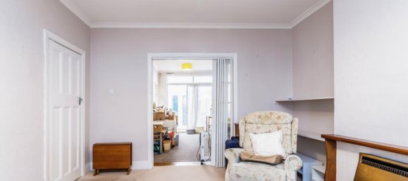 3 bedrooms House in Croydon, United Kingdom No. 8147 12