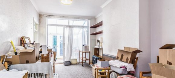 3 bedrooms House in Croydon, United Kingdom No. 8147 13