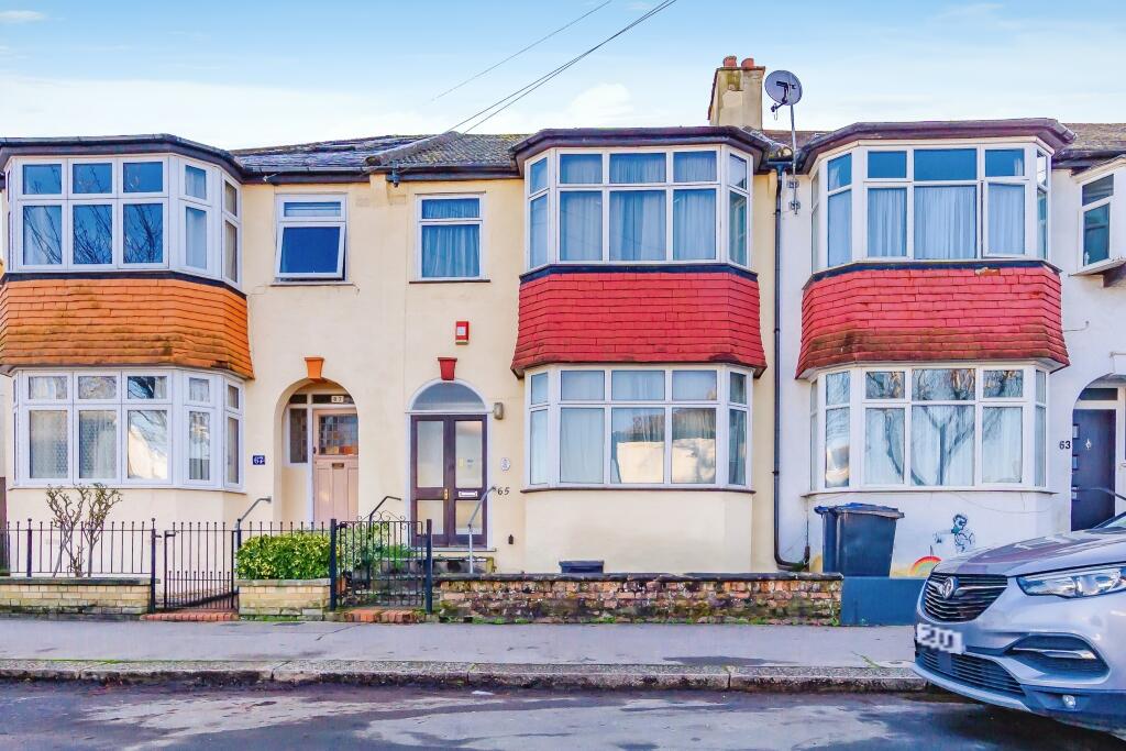 3 bedrooms House in Croydon, United Kingdom No. 8147