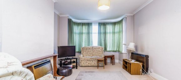 3 bedrooms House in Croydon, United Kingdom No. 8147 2