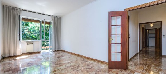 7 bedrooms Apartment in Genoa, Italy No. 327357 3