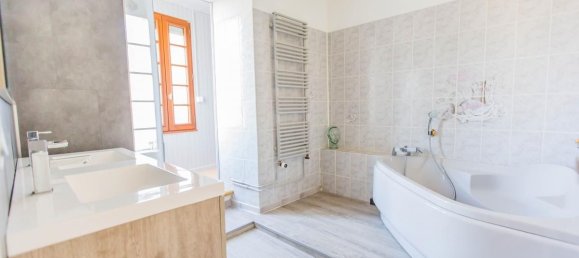 Adosado de 4 dormitorios en Coltainville, France No. 88412 11