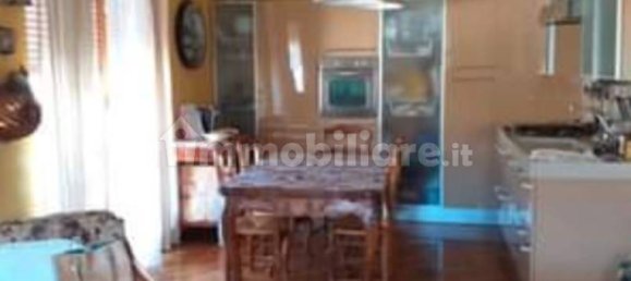 Apartamento de 4 dormitorios en Sulmona, Italy No. 266108 2
