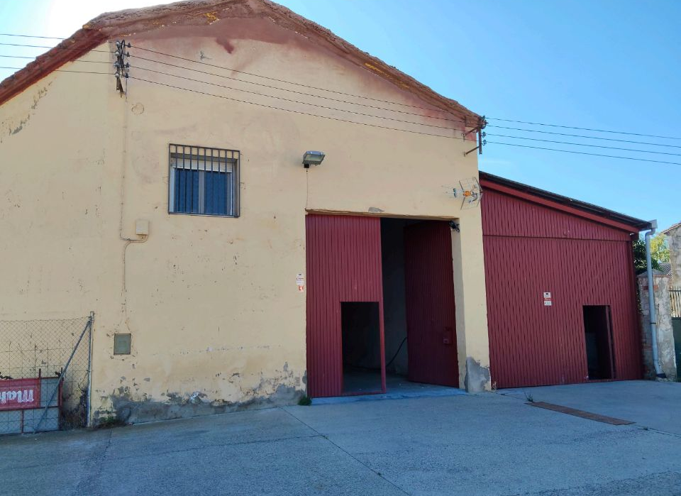 1300m² Warehouse in Villanueva de Gallego, Spain No. 269328