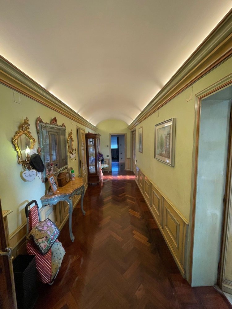 7 rooms Apartment in Venice, Italy No. 148781