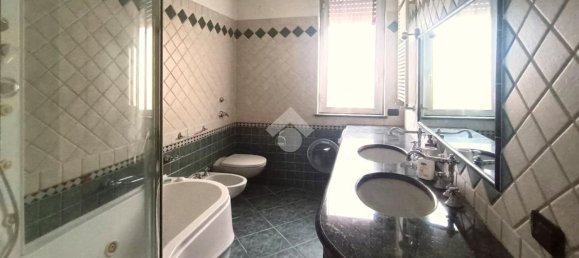 3غرفة شقة في Rho, Italy رقم 90761 23