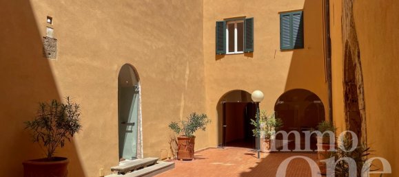 8-salle Appartement à Livorno, Italy No. 170239 12