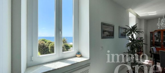 8-salle Appartement à Livorno, Italy No. 170239 31