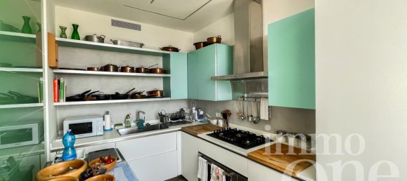 8-salle Appartement à Livorno, Italy No. 170239 19