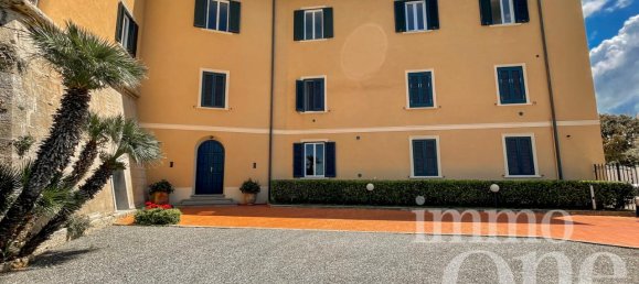 8-salle Appartement à Livorno, Italy No. 170239 8