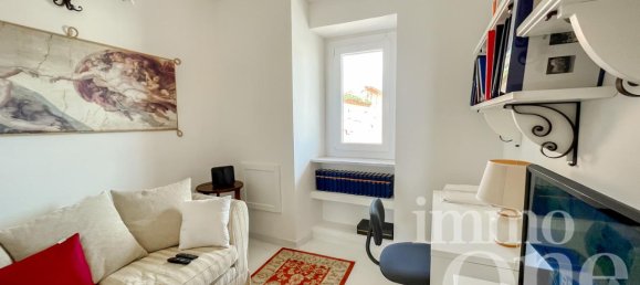 8-salle Appartement à Livorno, Italy No. 170239 18