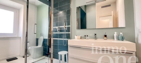 8-salle Appartement à Livorno, Italy No. 170239 17