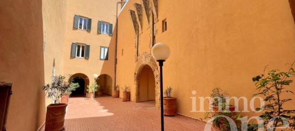 8-salle Appartement à Livorno, Italy No. 170239 13