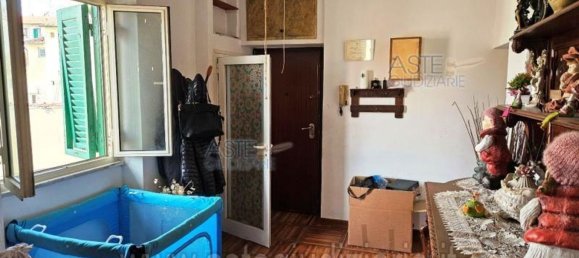 5 rooms Apartment in Livorno, Italy No. 41741 2