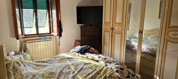 5 rooms Apartment in Livorno, Italy No. 41741 5