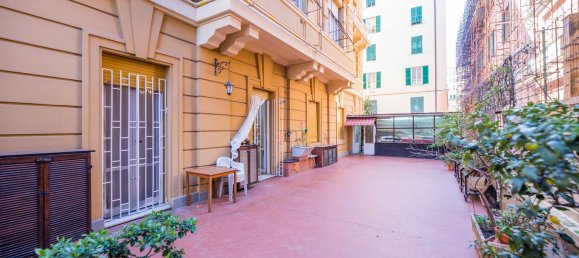 6 bedrooms Apartment in Genoa, Italy No. 352321 2