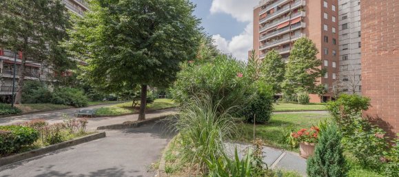 4 bedrooms Apartment in Turin, Italy No. 326855 2