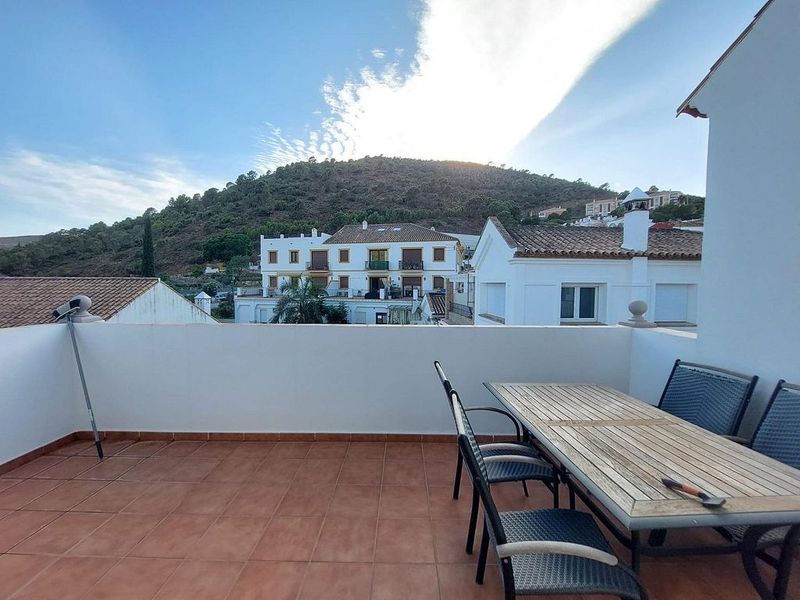 4 bedrooms Townhouse in Benahavis, Spain No. 230007