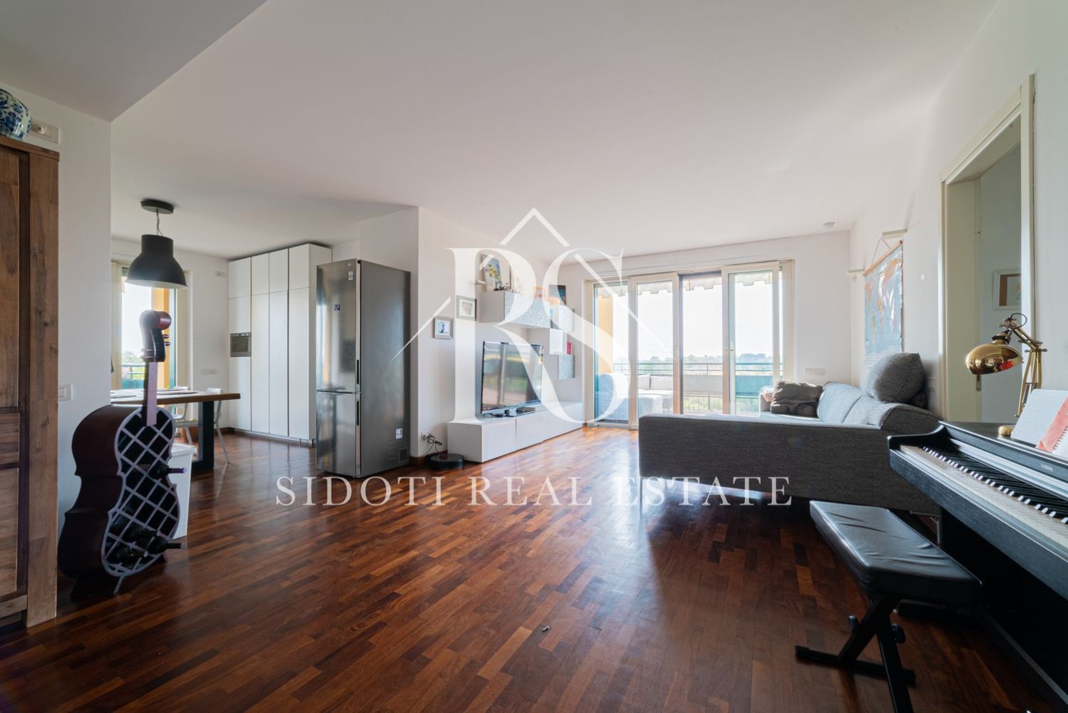 6-salle Appartement à Pioltello, Italy No. 2566