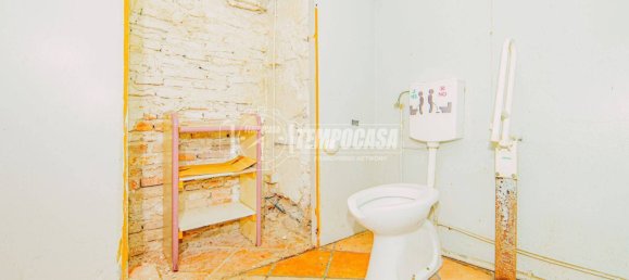 1-salle Propriété commerciale à Pavia, Italy No. 262526 8