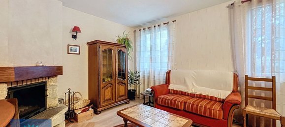 2 bedrooms House in Evry, France No. 166439 3