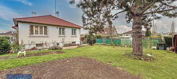 2 bedrooms House in Evry, France No. 166439 10