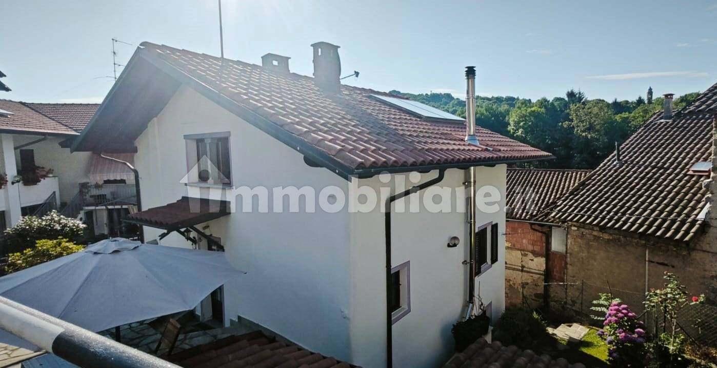 Вилла с 2 спальнями в Биелла, Италия № 306548