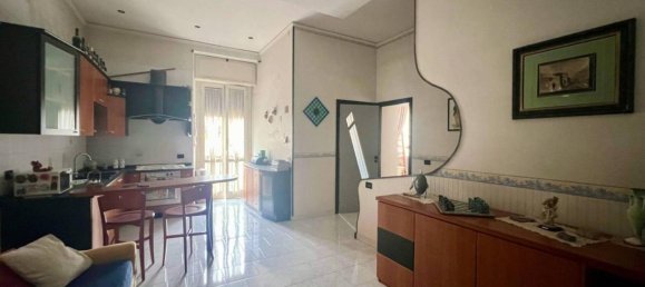 2 rooms Apartment in Naples, Italy No. 32589 6