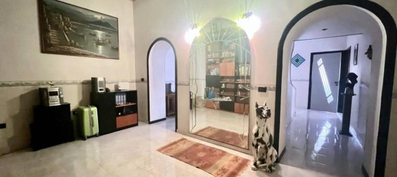 2 rooms Apartment in Naples, Italy No. 32589 3
