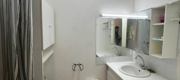 Estudio en Avignon, France No. 349829 3