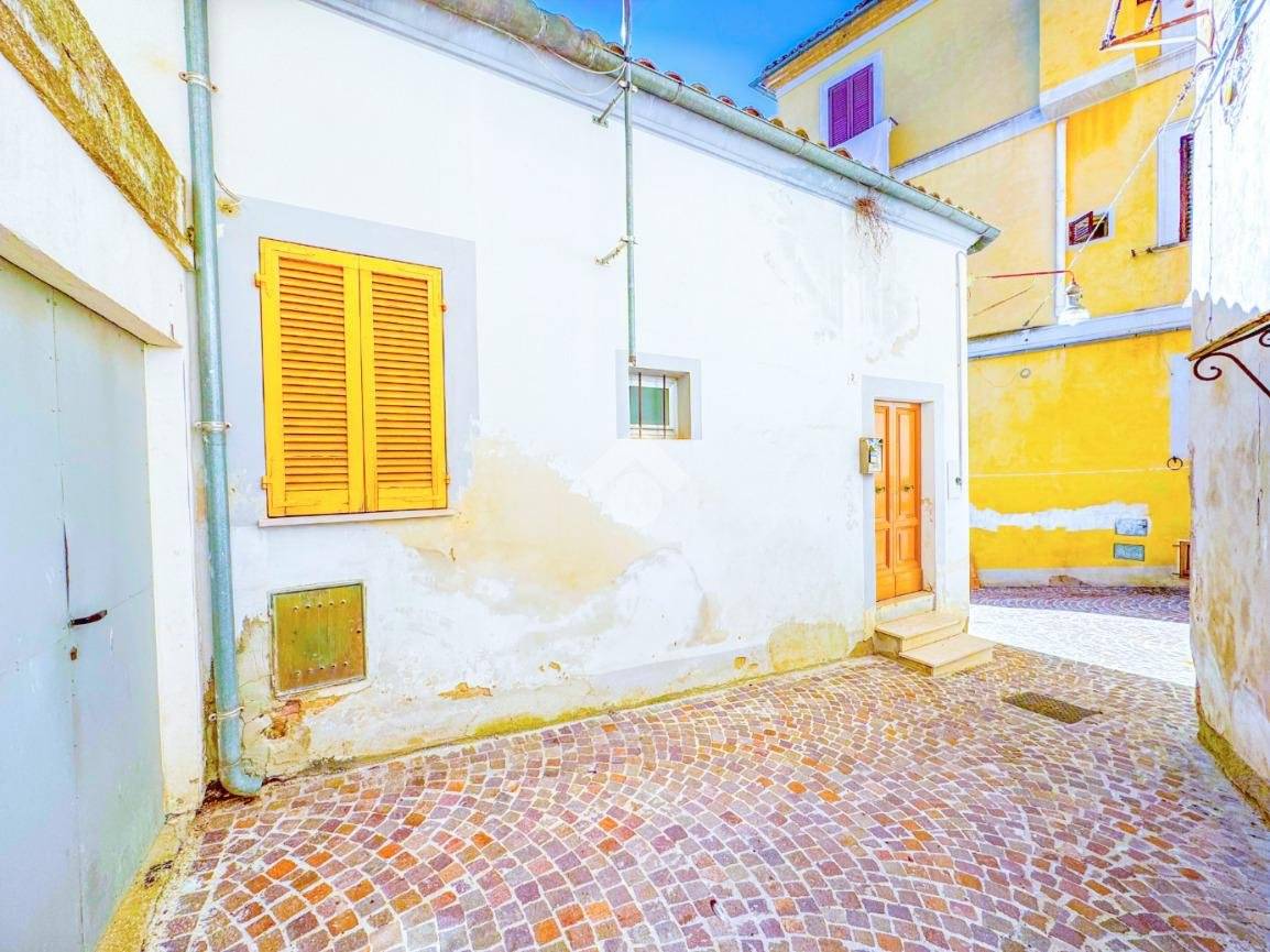 Дом с 2 спальнями в Кьети, Италия № 366713