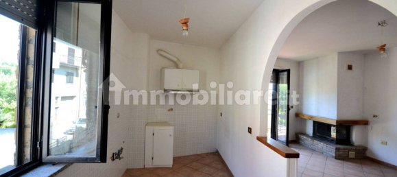 2 Schlafzimmer Wohnung in Ficulle, Italy, Nr. 351775 6