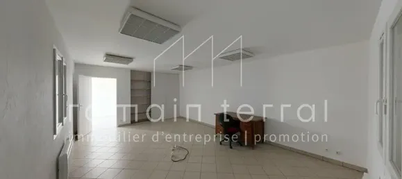 عقار تجاري في Saint-Junien, France 627متر مربع رقم 288906 7