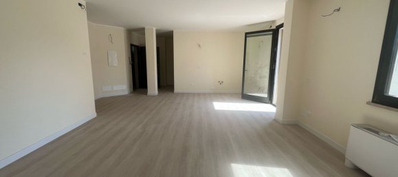 4 rooms Apartment in Legnago, Italy No. 91402 4