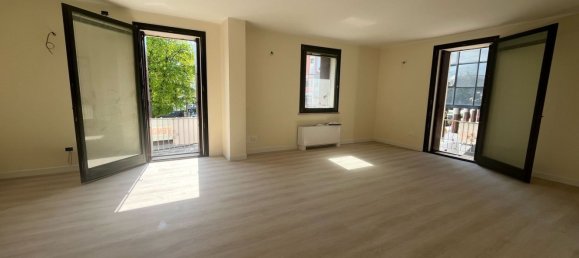 4 rooms Apartment in Legnago, Italy No. 91402 2