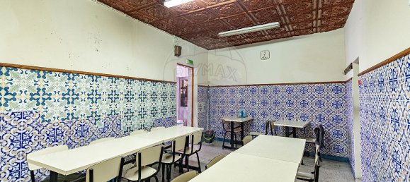 Edificio en Valbom, Portugal 322 m² No. 45107 44