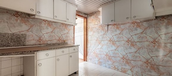 Edificio en Valbom, Portugal 322 m² No. 45107 19