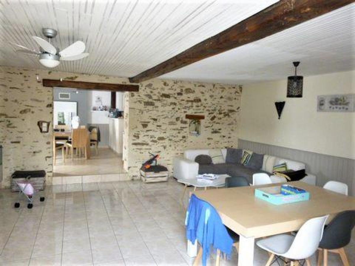 5 Schlafzimmer Haus in Chantonnay, France, Nr. 23120