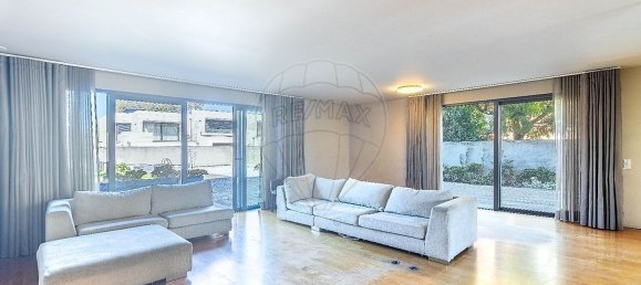 4 bedrooms House in Porto, Portugal No. 186503 3