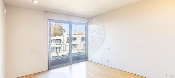 4 bedrooms House in Porto, Portugal No. 186503 14