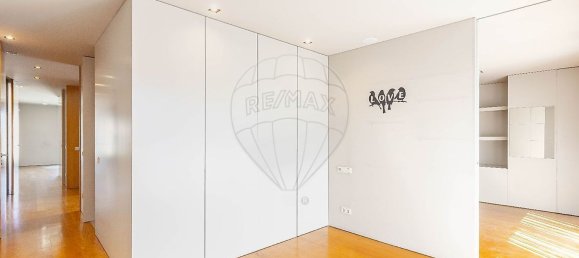 4 bedrooms House in Porto, Portugal No. 186503 11