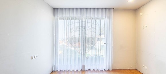 4 bedrooms House in Porto, Portugal No. 186503 17