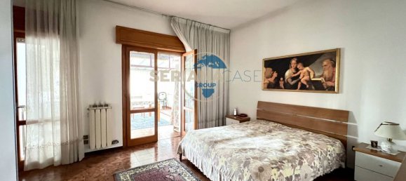 Квартира с 3 комнатами в Альбино, Италия № 191076 16