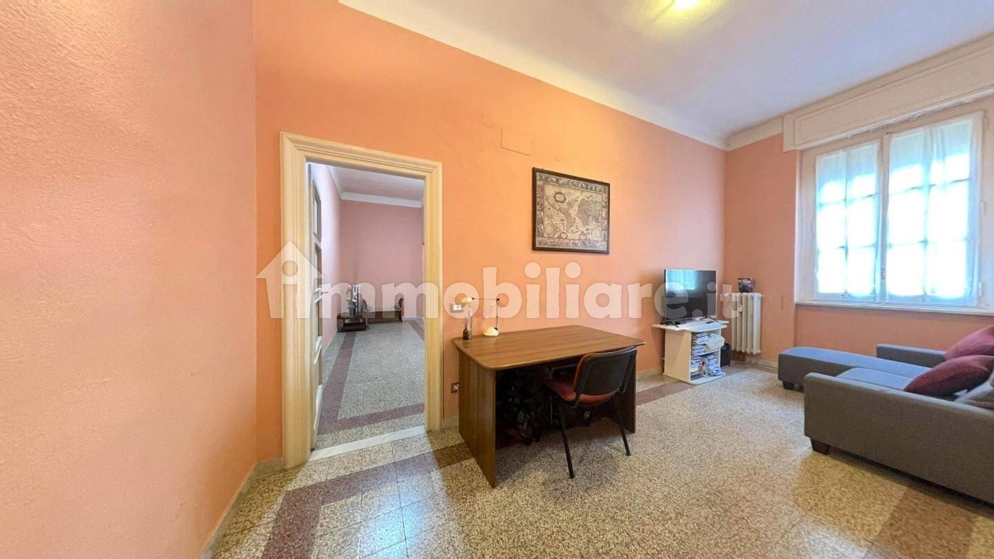 4 bedrooms Apartment in Pisa, Italy No. 142260