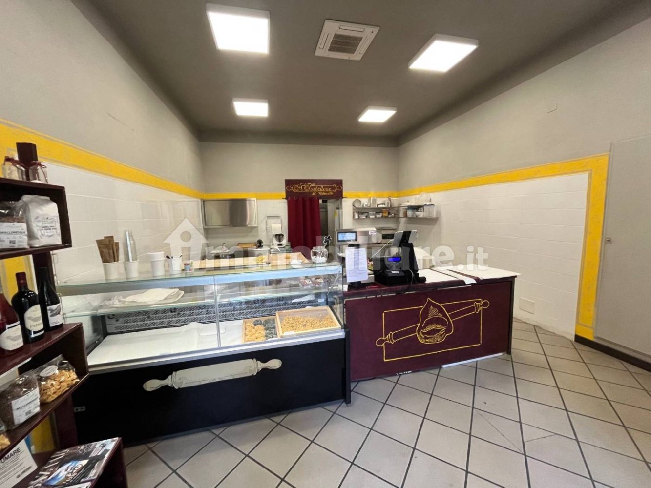 80m² Commercial property in Bologna, Italy No. 350728