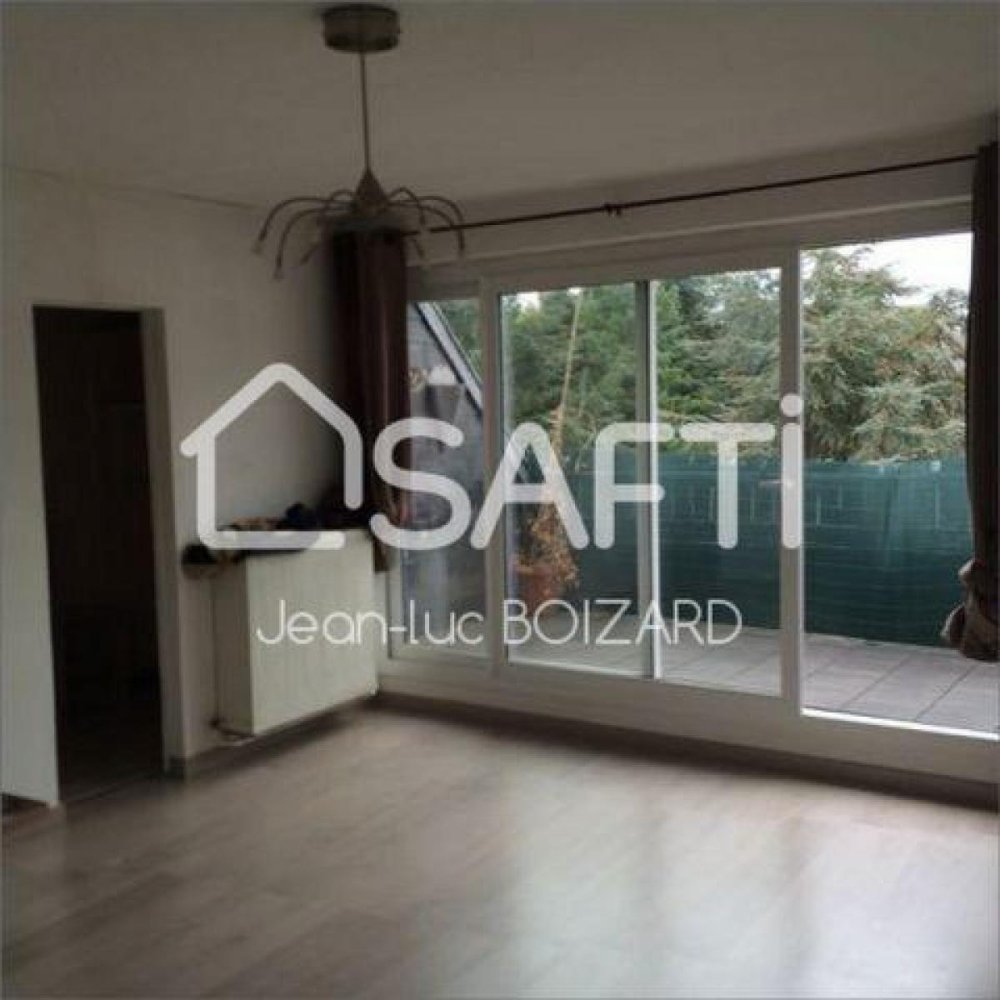 3 غرف نوم شقة في Lisieux, France رقم 26028