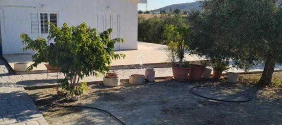 3 Schlafzimmer Villa in Moni, Cyprus, Nr. 18732 5