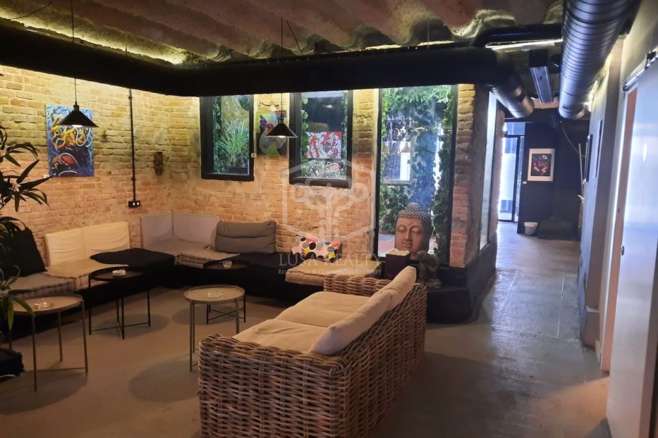 98m² Commercial property in Barcelona, Spain No. 7470