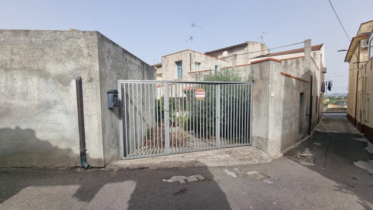 2 غرف نوم منزل في Mazzarrà Sant'Andrea, Italy رقم 79588