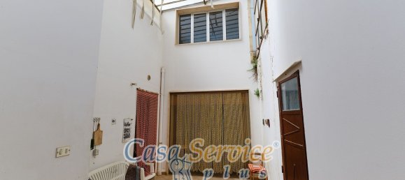 6 rooms House in Ruffano, Italy No. 59701 15